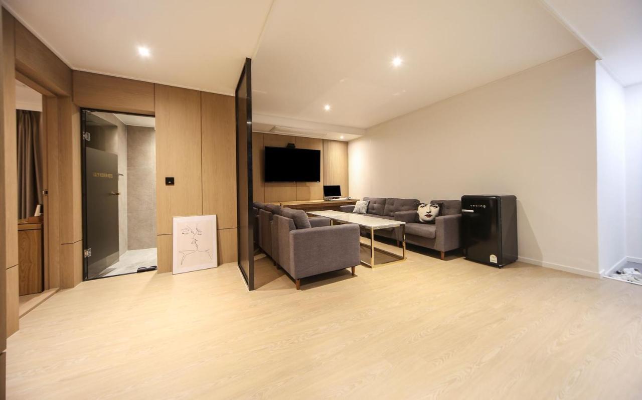 Hotel Lazy Heaven Changwon Zewnętrze zdjęcie